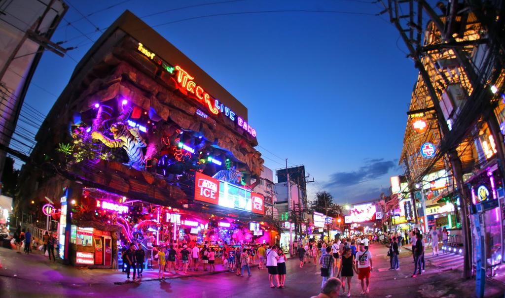 88 Hotel Patong Exterior photo